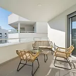 Sea View In - Oceana Gardens - 3 Bedrooms *