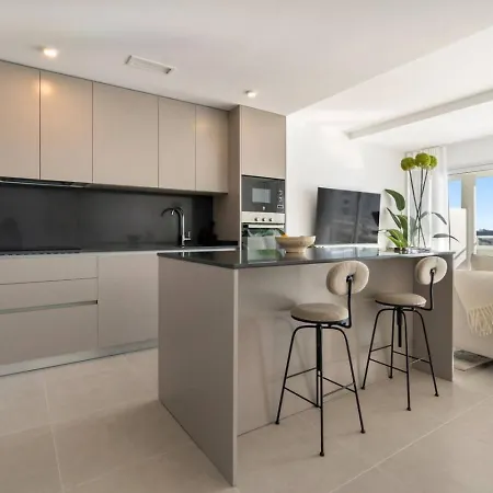 Sea View In - Oceana Gardens - 3 Bedrooms 아파트 에스테포나