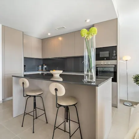 Sea View In - Oceana Gardens - 3 Bedrooms 에스테포나