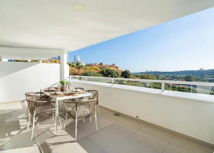 Sea View In - Oceana Gardens - 3 Bedrooms *